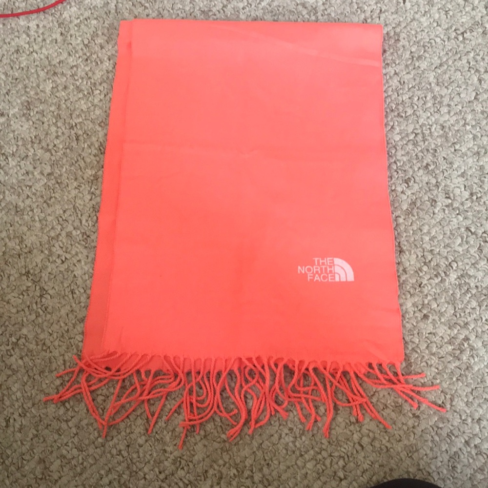 North face scarf